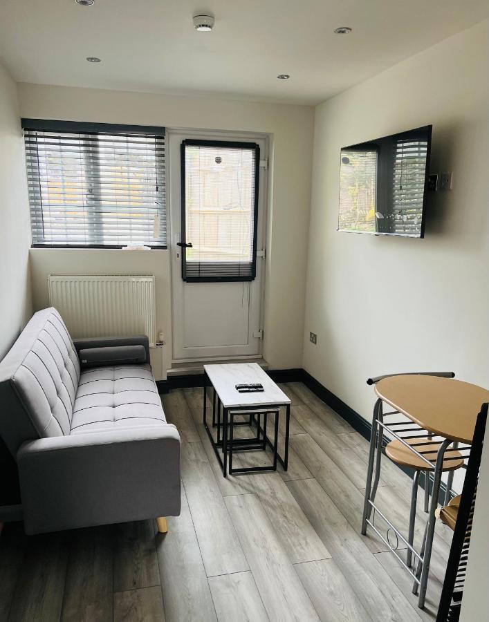 Green Lantern, Private En-Suite Double Bedroom Aveley Exterior photo